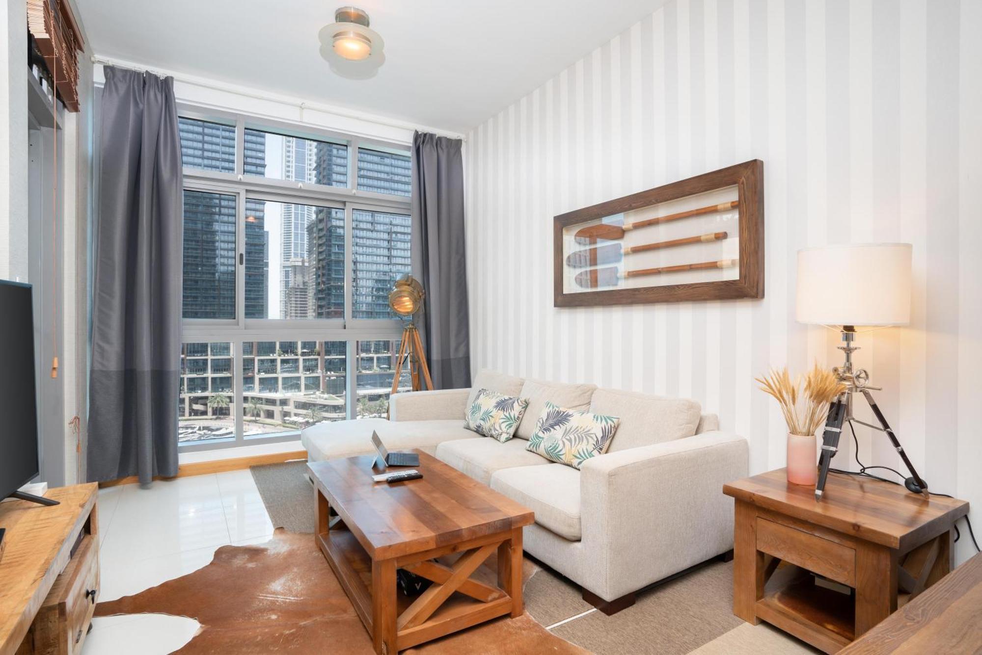 Vacay Lettings - Stylish 1 Bedroom With Marina View, Marina Apartment