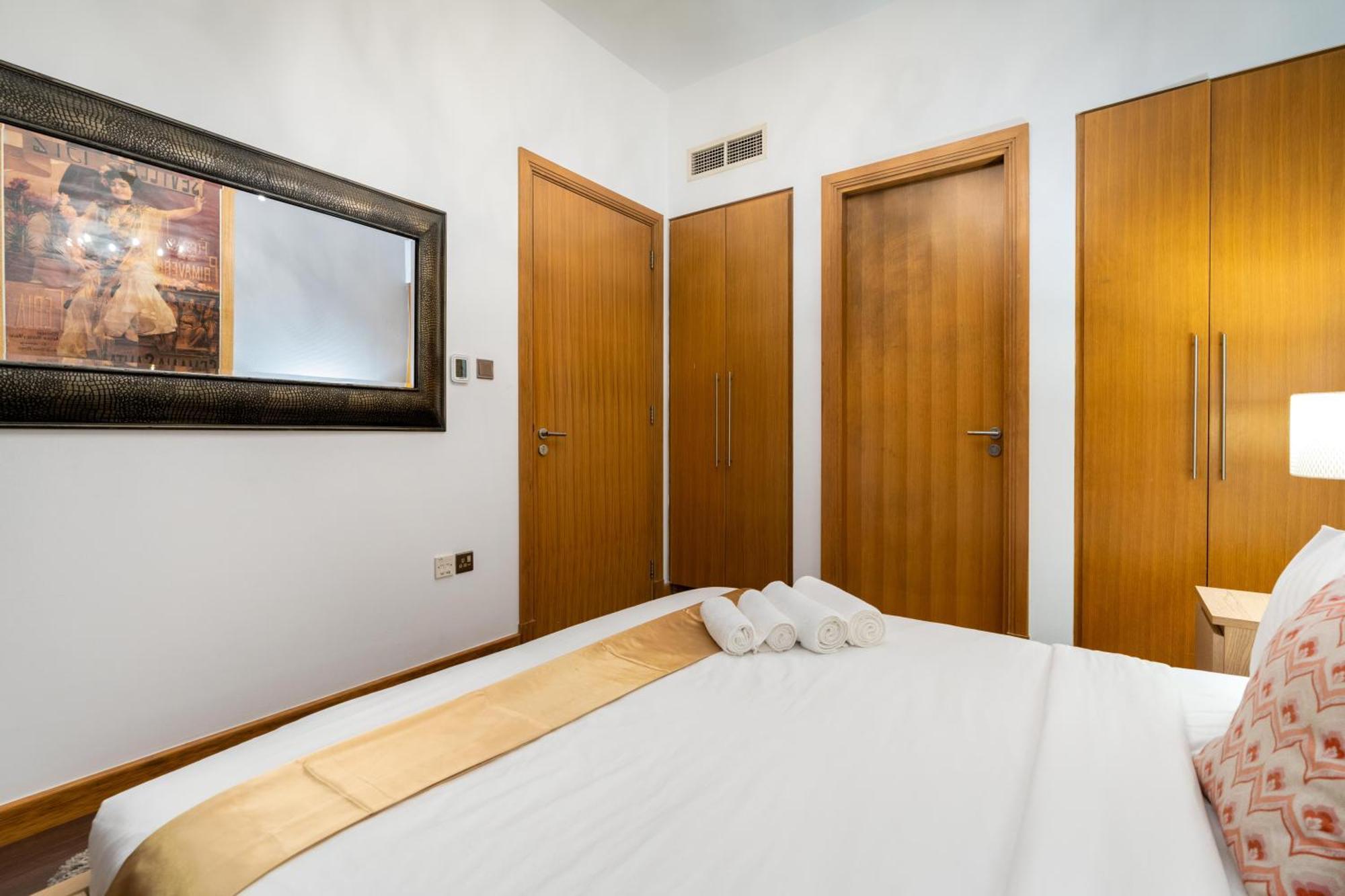 Apartment Vacay Lettings - Stylish 1 Bedroom With Marina View, Marina Dubai