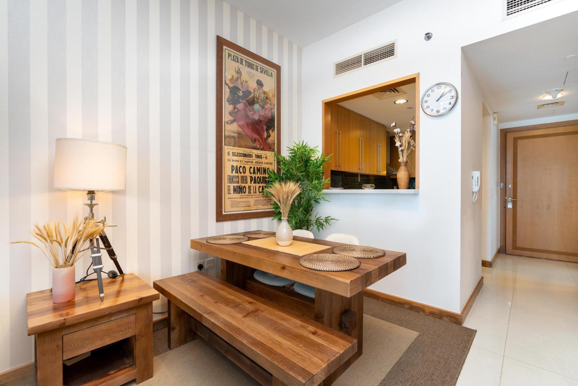 Apartment Vacay Lettings - Stylish 1 Bedroom With Marina View, Marina
