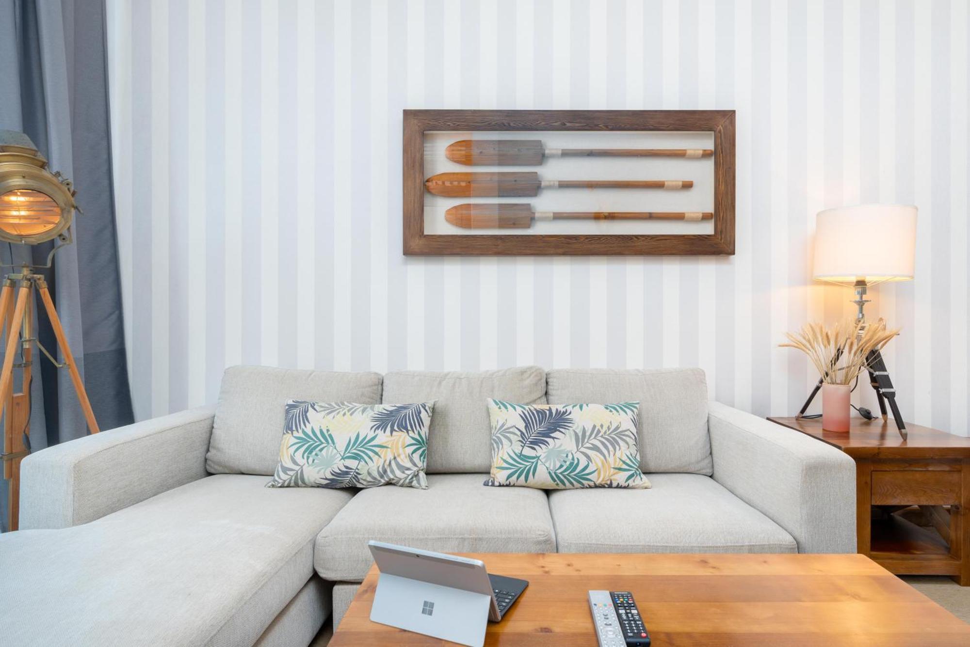 Apartment Vacay Lettings - Stylish 1 Bedroom With Marina View, Marina Dubai